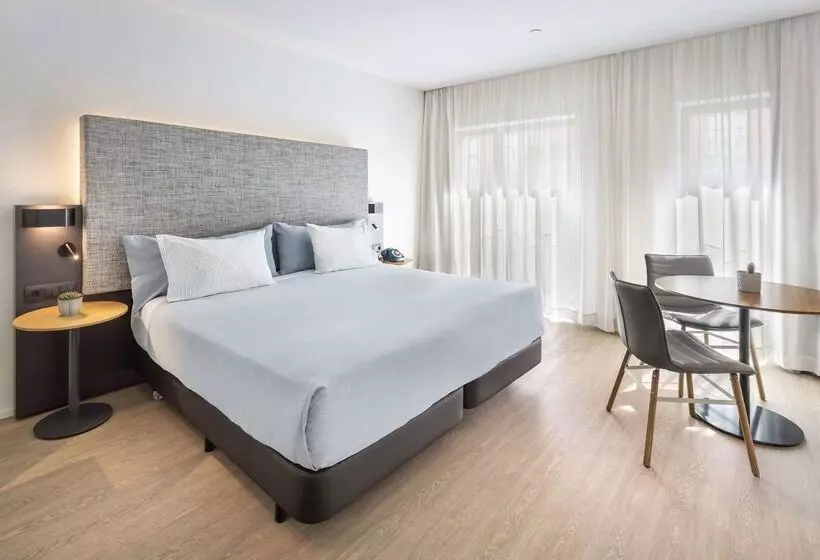 Отель Innside By Meliá Zaragoza