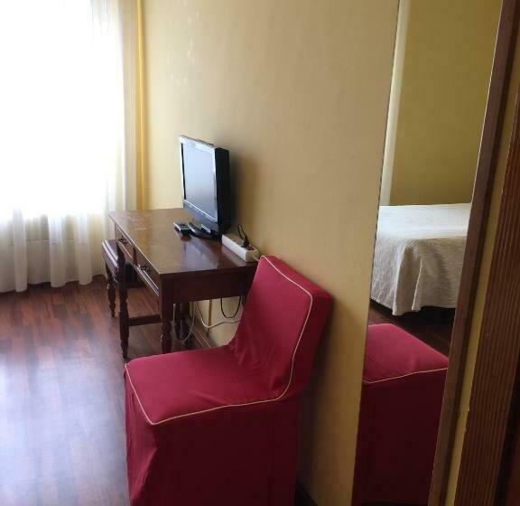 ホテル Madrileño