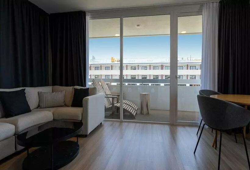 Coral Suites & Spa - Adults Only