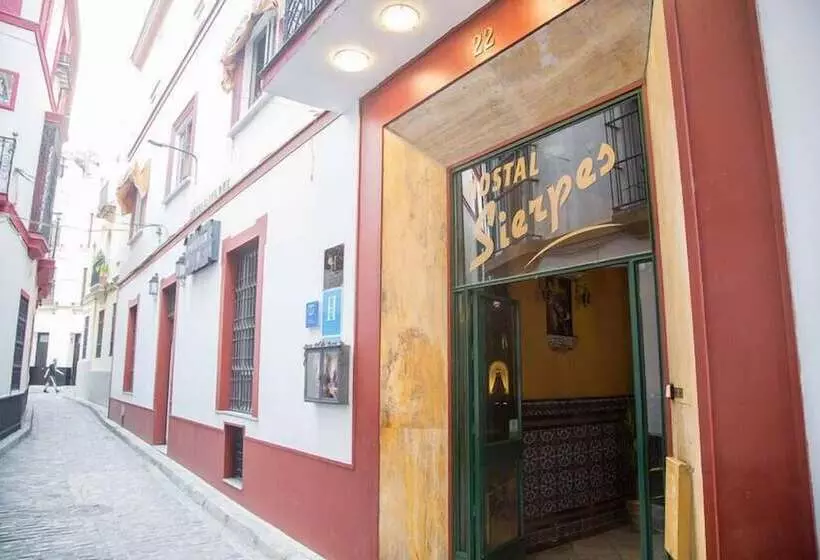 Hostal Sierpes