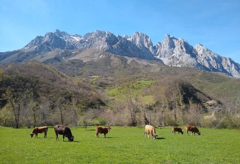 هتل Cumbres Valdeón