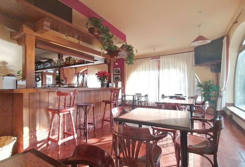 هتل Cumbres Valdeón