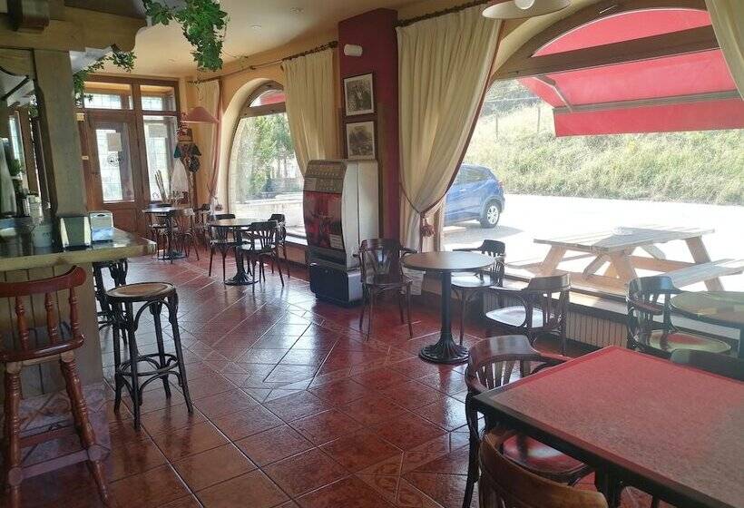 هتل Cumbres Valdeón