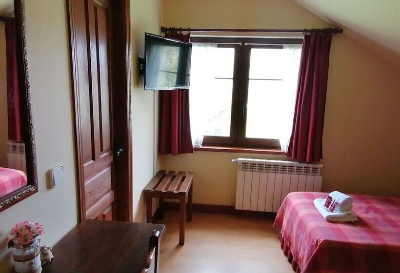 هتل Cumbres Valdeón