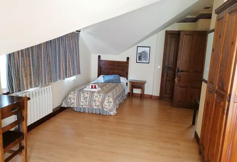 هتل Cumbres Valdeón