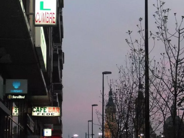 Отель Hostal Cumbre