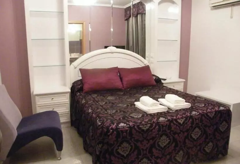 ホテル Hostal Dulcinea