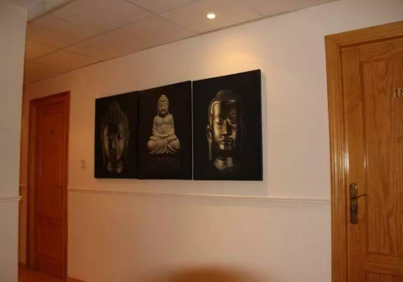 فندق Hostal Rte. Elena