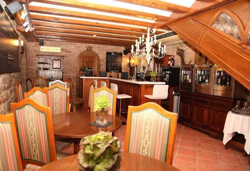 Hotel Merindad De Olite