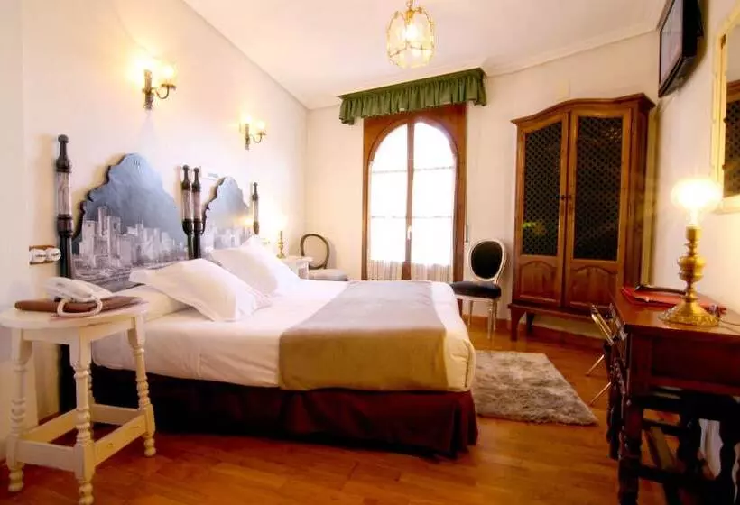 Hotel Merindad De Olite