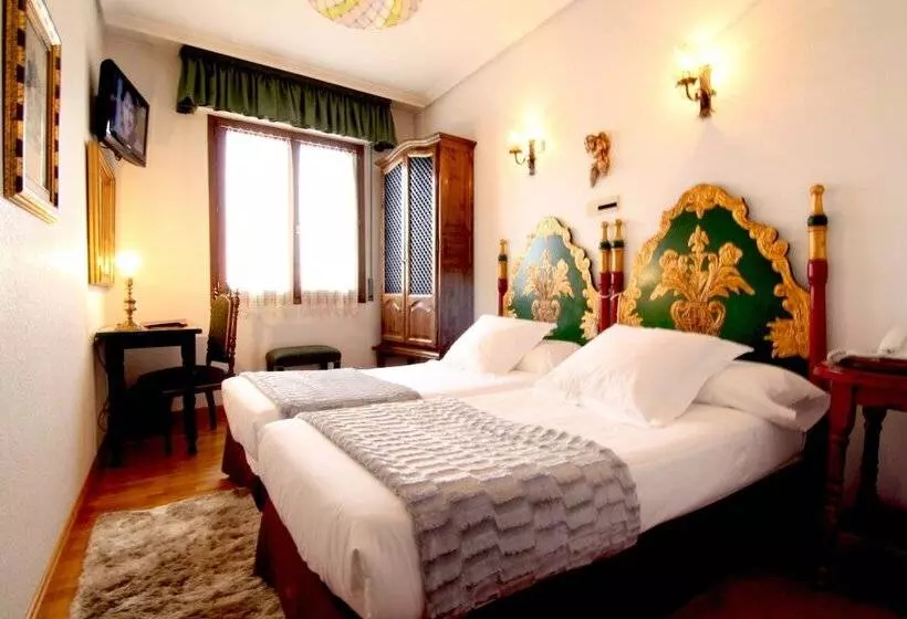 Hotel Merindad De Olite