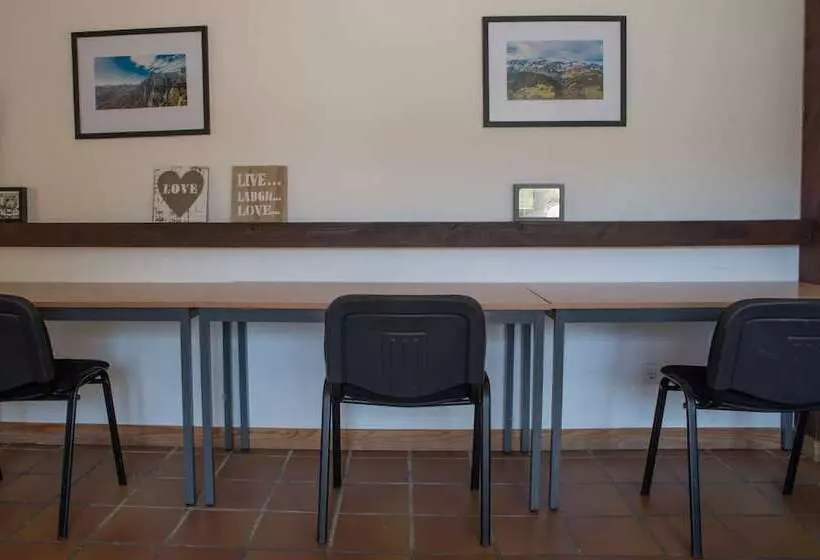 호텔 Albergue La Cabaña Hostel