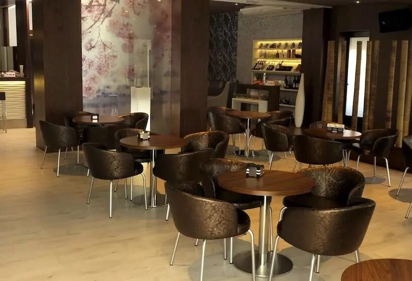 فندق Corona De Galicia