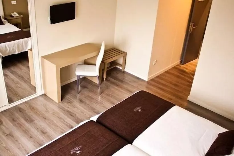 فندق Corona De Galicia