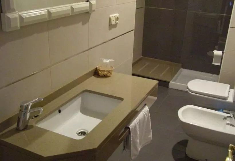 فندق Corona De Galicia