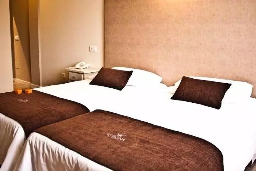 فندق Corona De Galicia