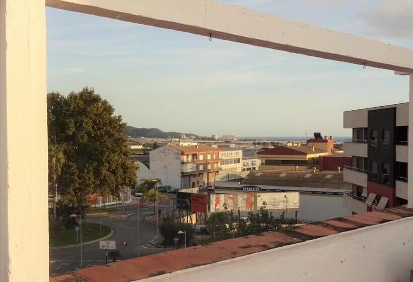 هتل Hostal Tropical