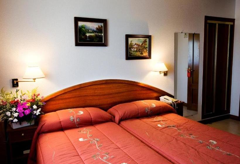 호텔 Hostería Los Sauces