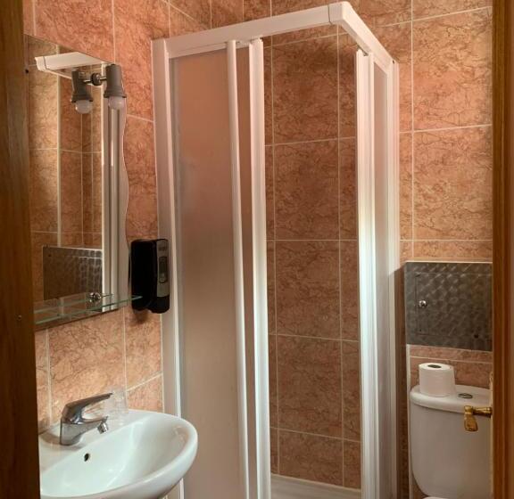 هتل Pensión Bowling