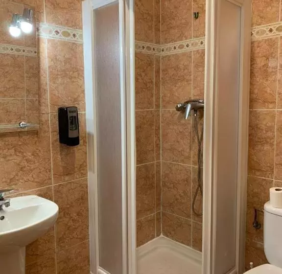 酒店 Pensión Bowling