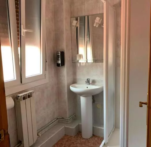 酒店 Pensión Bowling