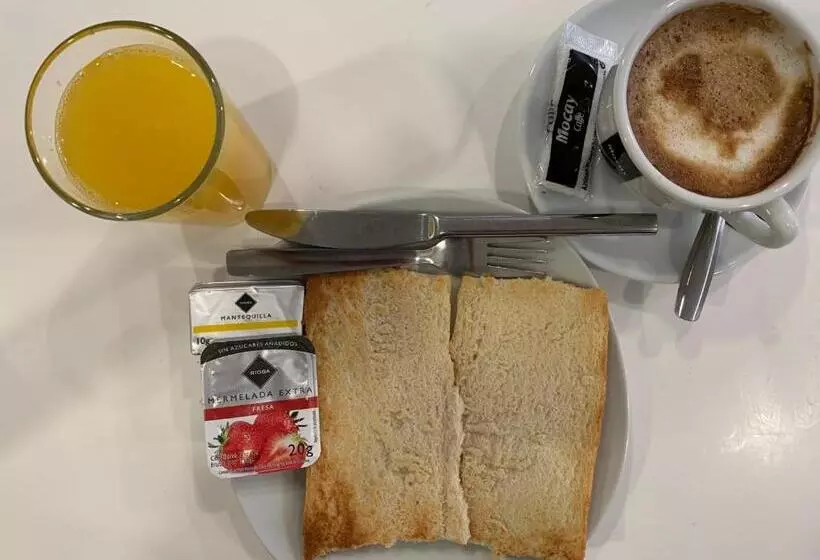 酒店 Pensión Bowling