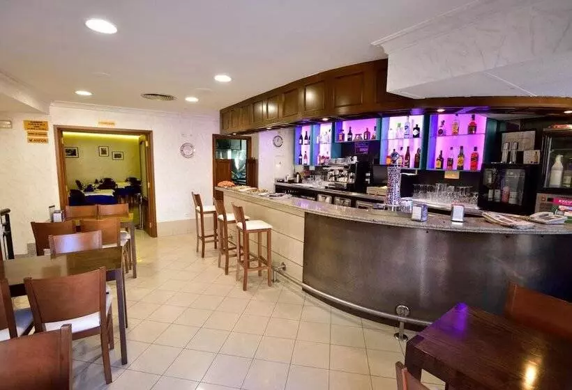 فندق Restaurante Elisardo