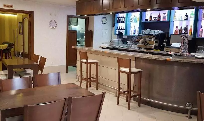 فندق Restaurante Elisardo