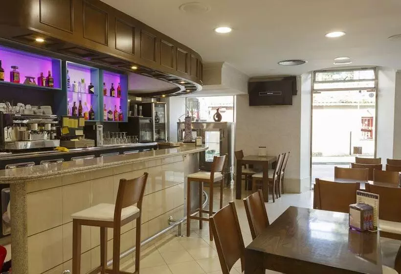 فندق Restaurante Elisardo