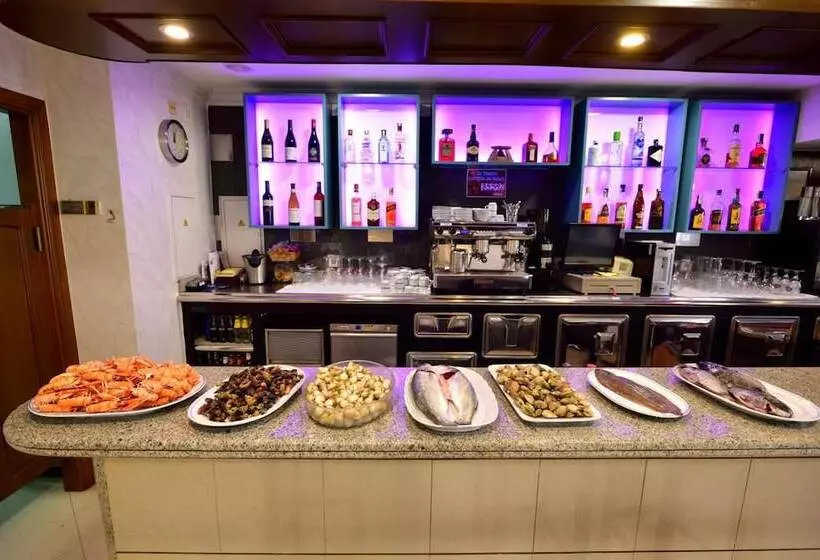 فندق Restaurante Elisardo