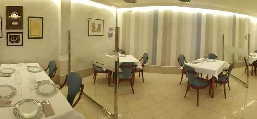 فندق Restaurante Elisardo