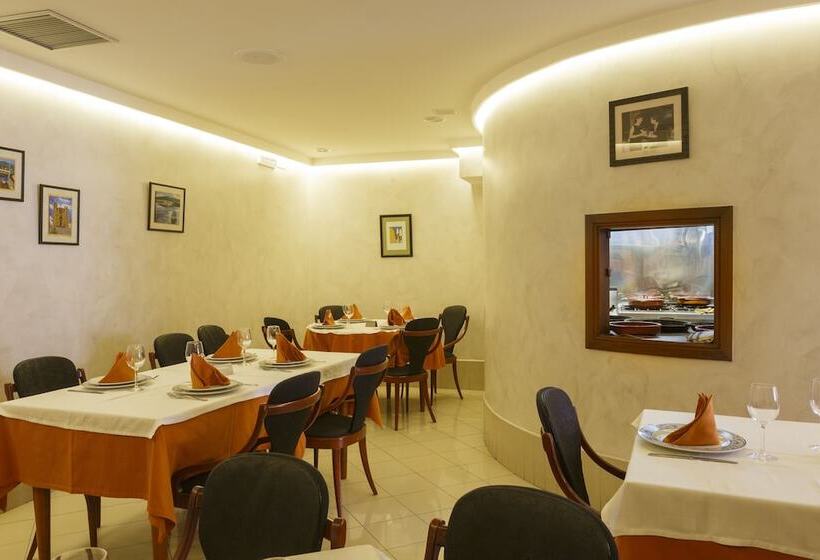 هتل Restaurante Elisardo