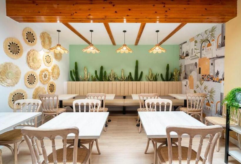 مسافرخانه Bf Rooms Carboneras