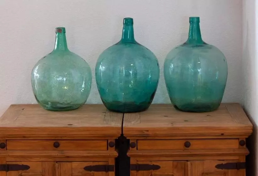 פונדק Roca Plana