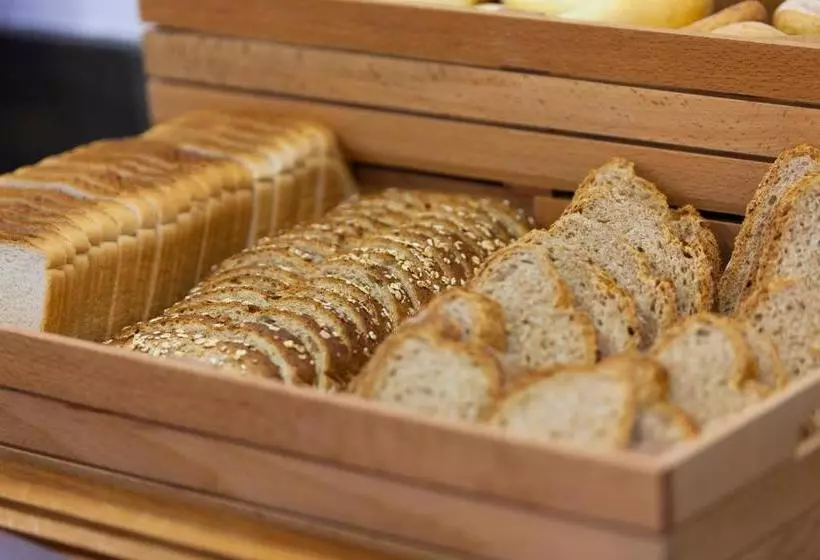 פונדק Roca Plana