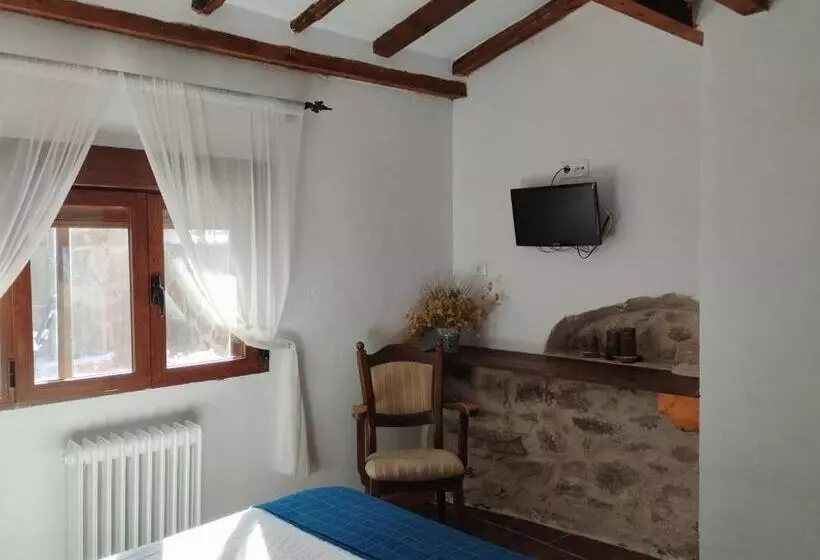 ホテル Hostal Refugio De Gredos