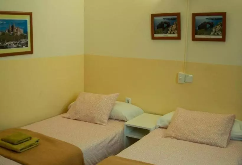 ホテル Hostal Atlanta