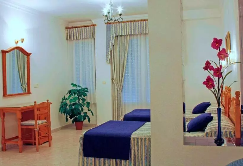 Отель Hostal La Noria