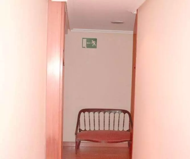 Отель Hostal álvarez