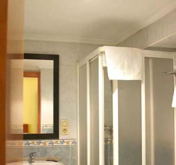 Отель Hostal álvarez