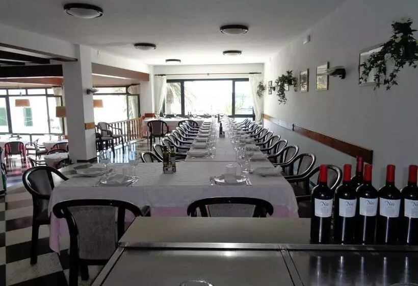 Hotel Hostal S Algaret