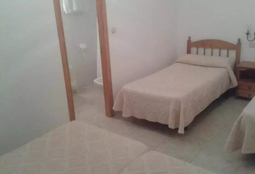 Hotel Hostal Restaurante Los Bronces