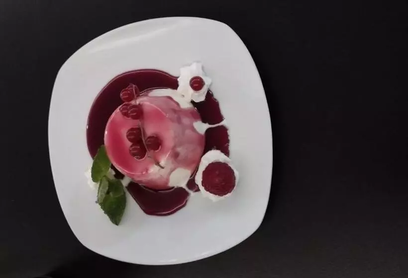 בית מלון כפרי Raxa