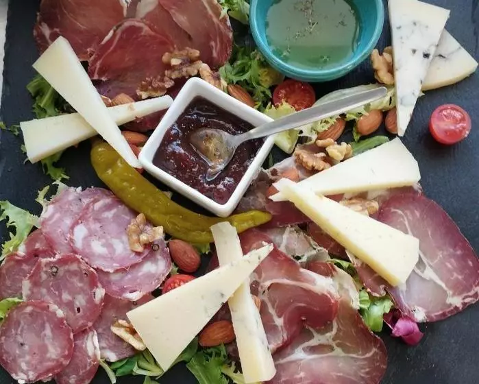 בית מלון כפרי Raxa