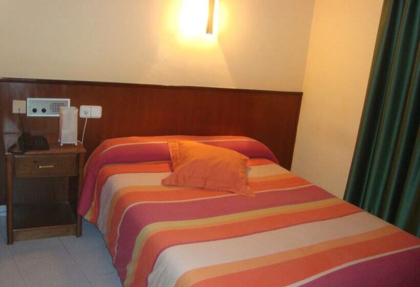 Hostal Les Collades