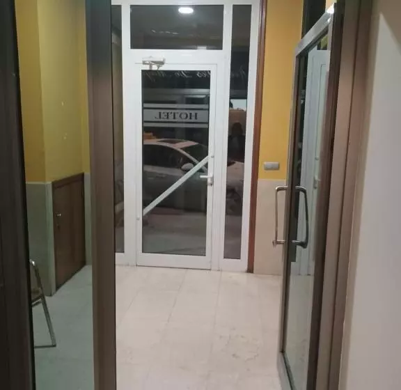 فندق 2 De Mayo 2