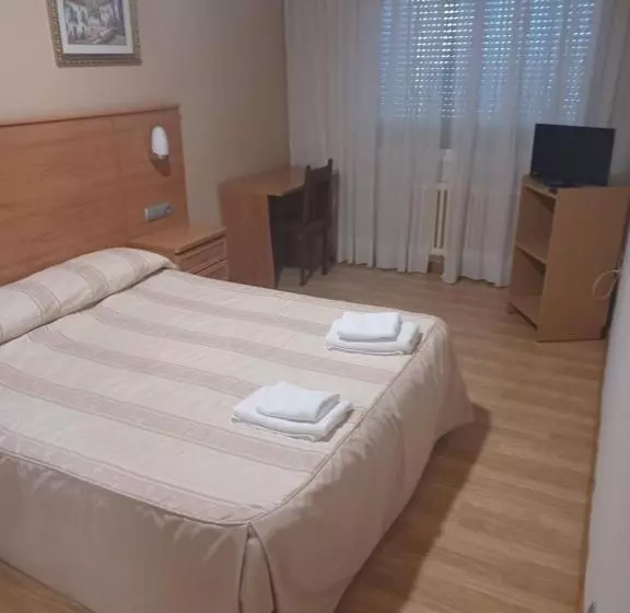 فندق 2 De Mayo 2