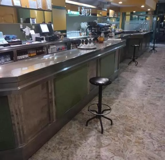 فندق 2 De Mayo 2