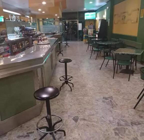 فندق 2 De Mayo 2