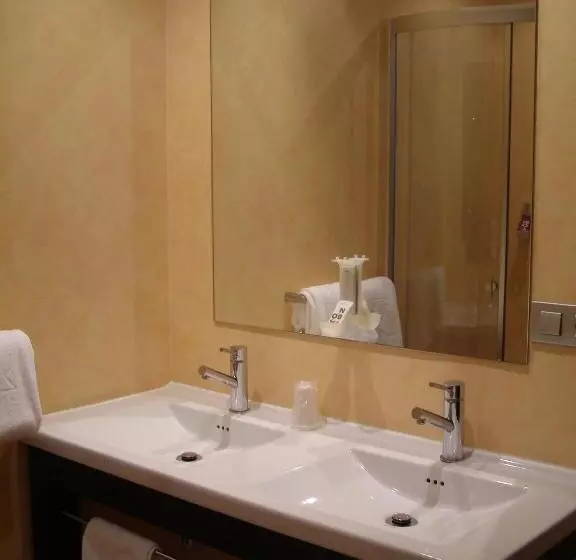 Отель Area Serrano